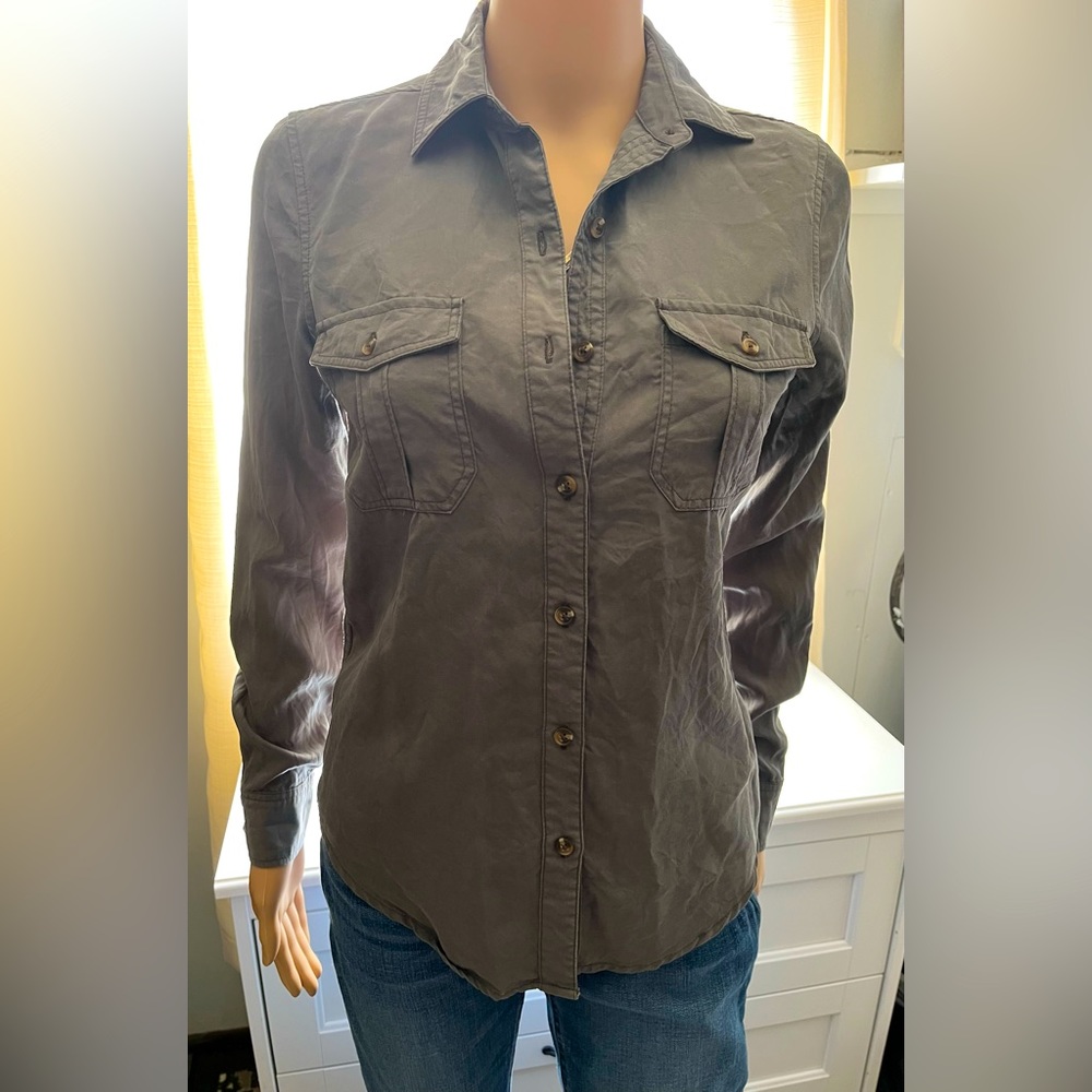 Small Aeropostale long sleeve button down shirt. So soft and comfy!